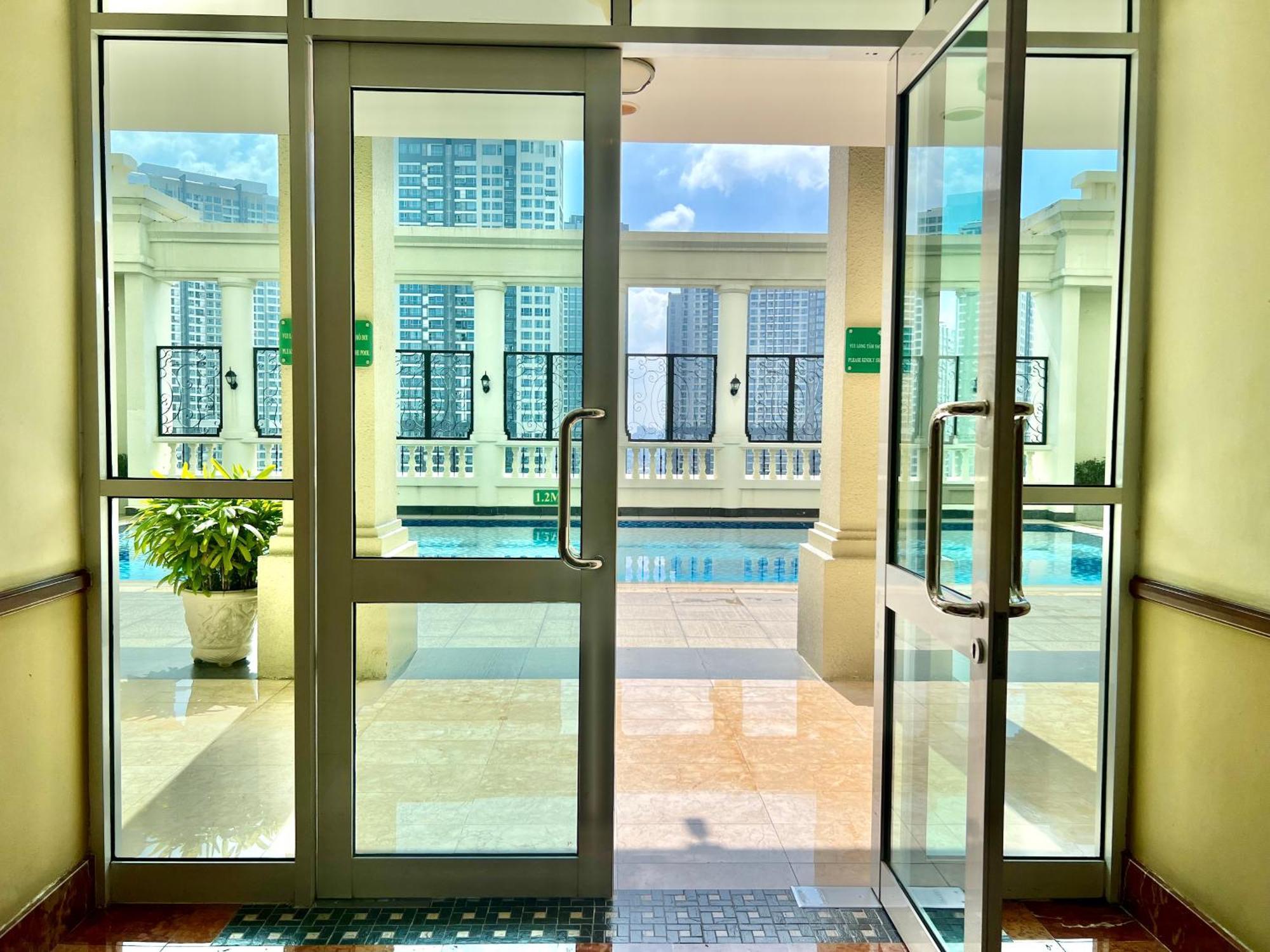 Diny Aparthotel - Rooftop Pool - The Manor 2 ホーチミン市 エクステリア 写真